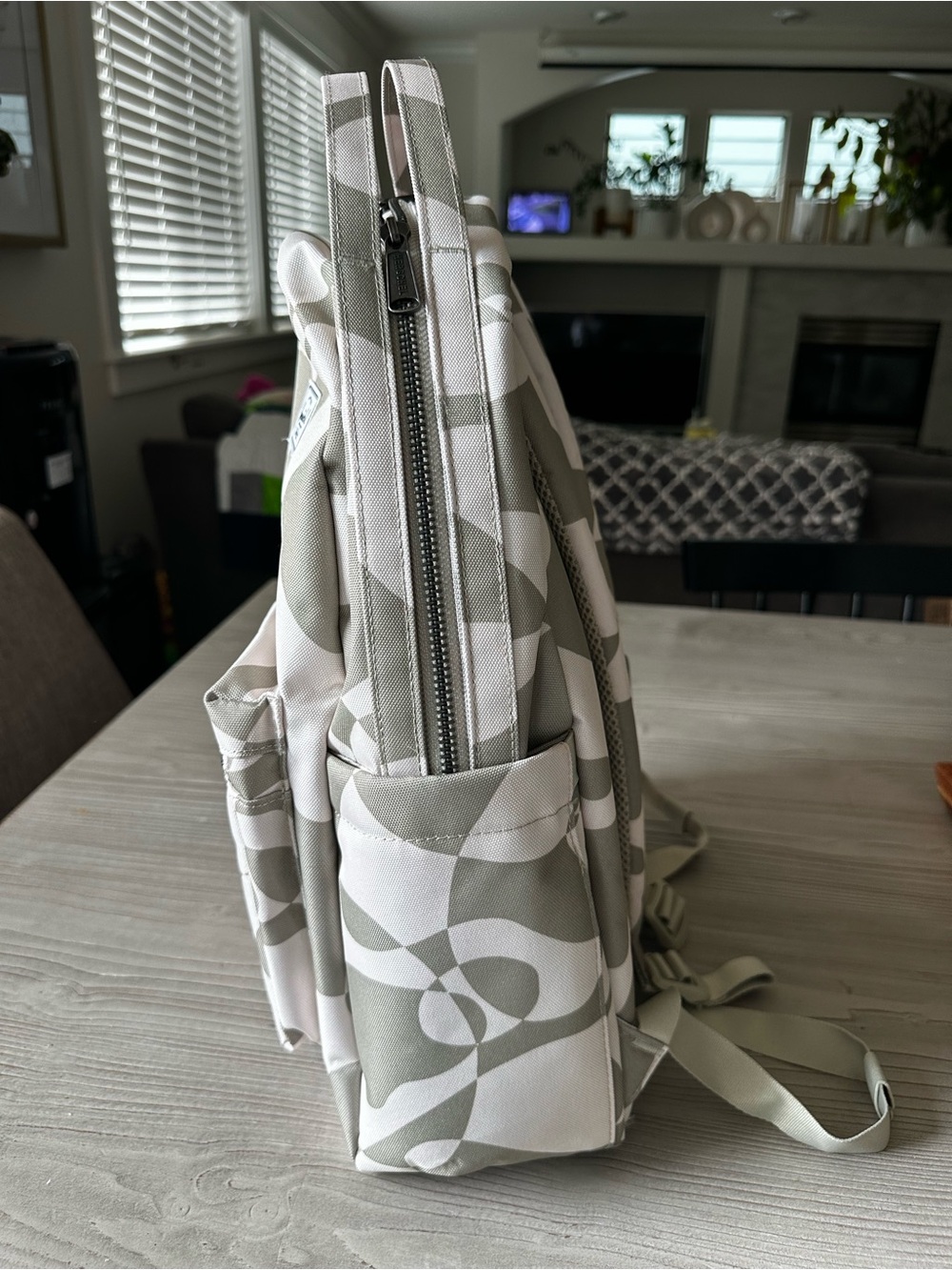HERSCHEL - Olive & White Patterned Backpack - Picture 3 of 4